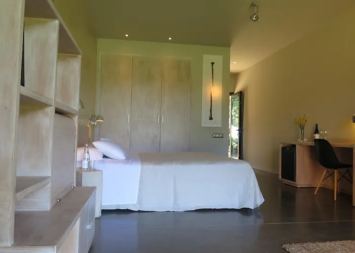 Bed & Breakfast Fundacio L'olivar 4*